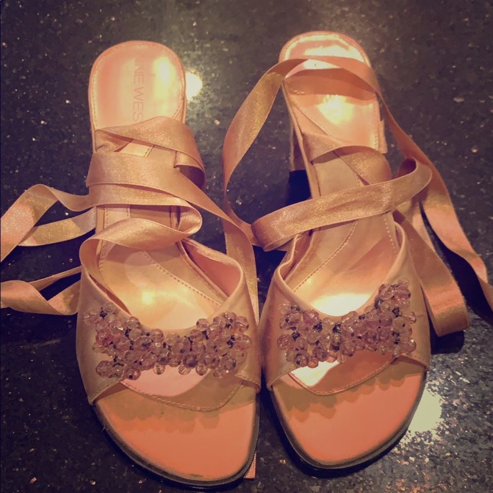NWOT Nine West satin blush pink heels w ribbon